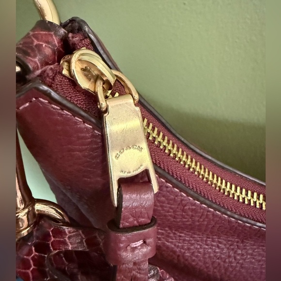 Coach Jules Hobo Bag Burgundy EUC Convertible Crossbody or Shoulder W/ Hangtag - Picture 3 of 9